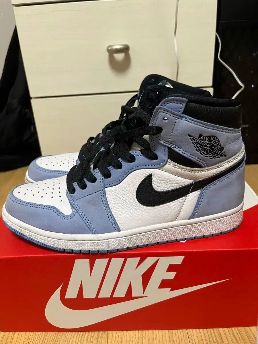 260 NIKE ナイキ ジョーダン 1 レトロ ハイ OG ユニバーシティー ブルー
