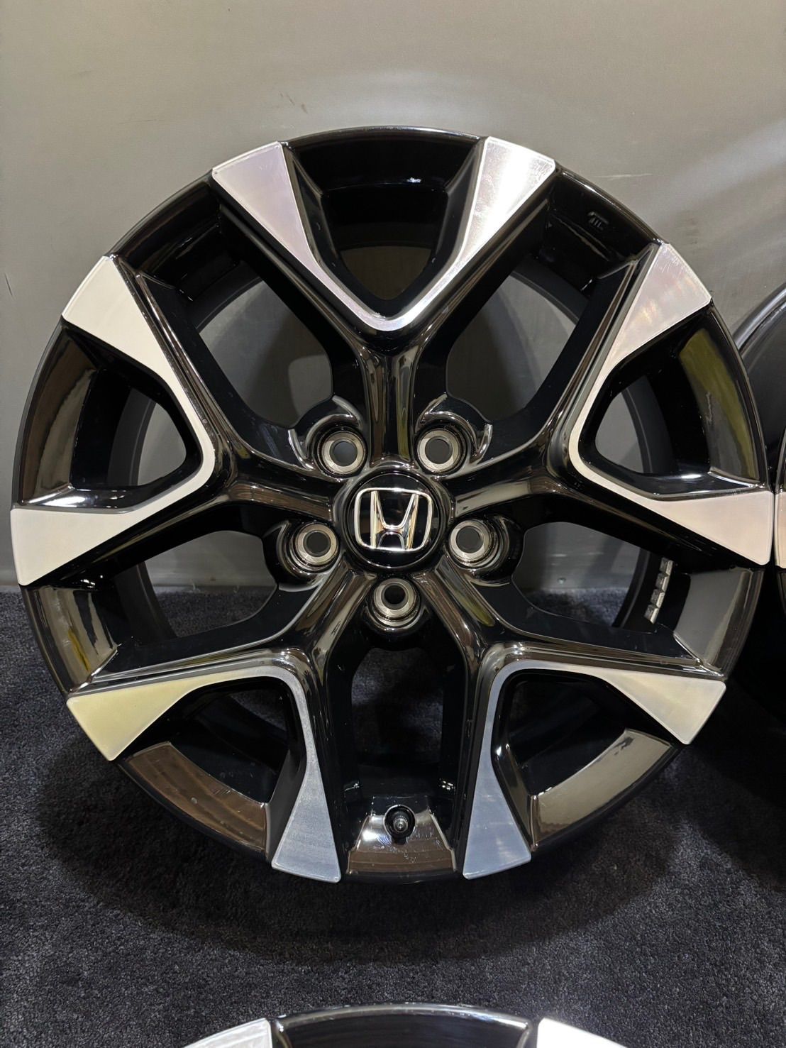 ☆新車外し品 ホンダ ZR-V Zグレード 純正 18インチ 7J +50 114.3 5H 