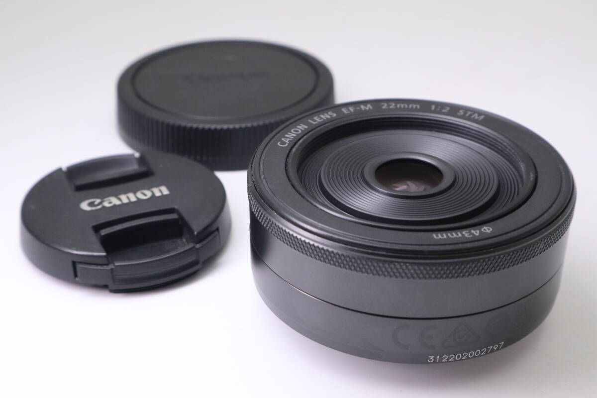 【美品】 Canon EF-M 22mm 1:2 STM 単焦点レンズ キヤノン広角レンズ ブラック EF-M22mm F2 STM