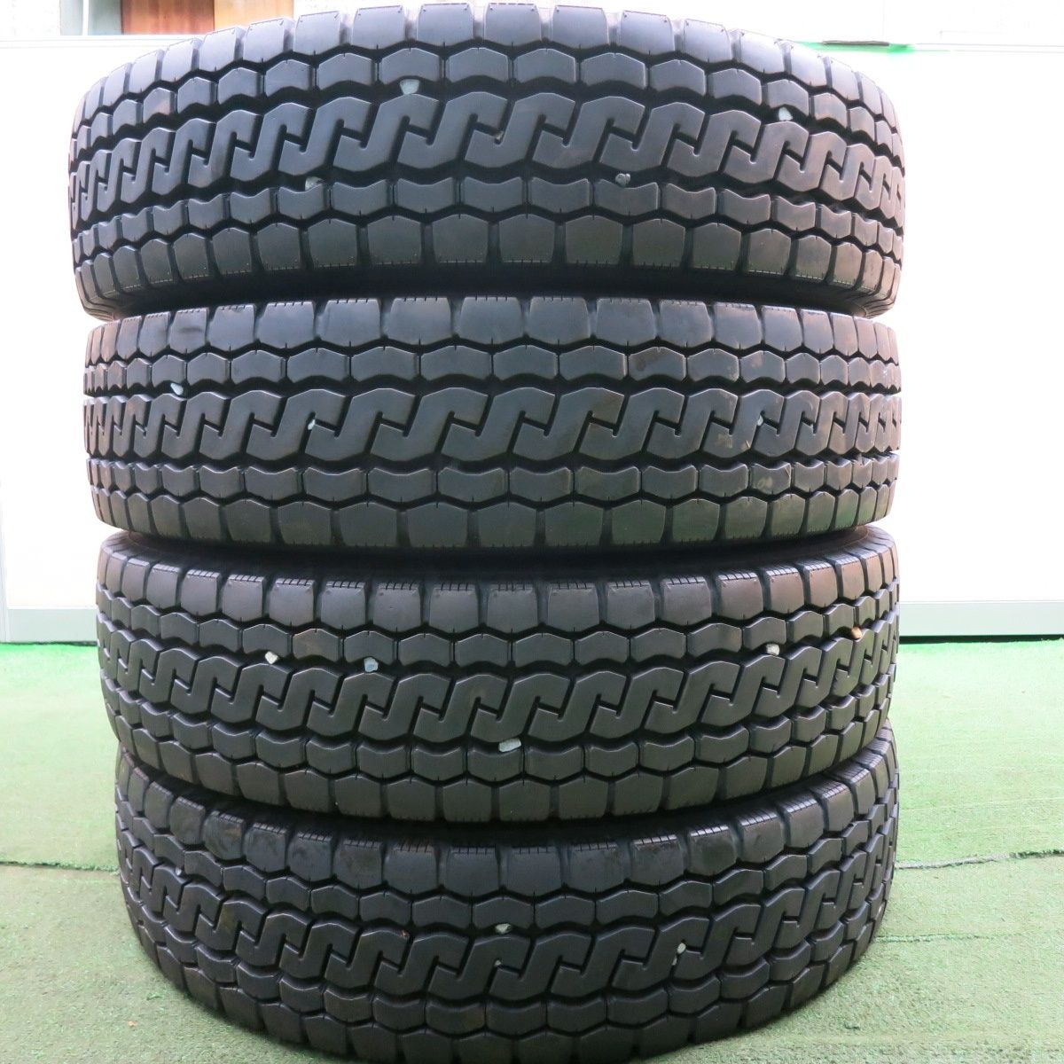 送料無料* バリ溝！20年！8.5分☆トラック タイヤ 195/85R16 114/112N ブリヂストン エコピア M812 ミックス  オールシーズン 16インチ☆4071409HAノタ - メルカリ