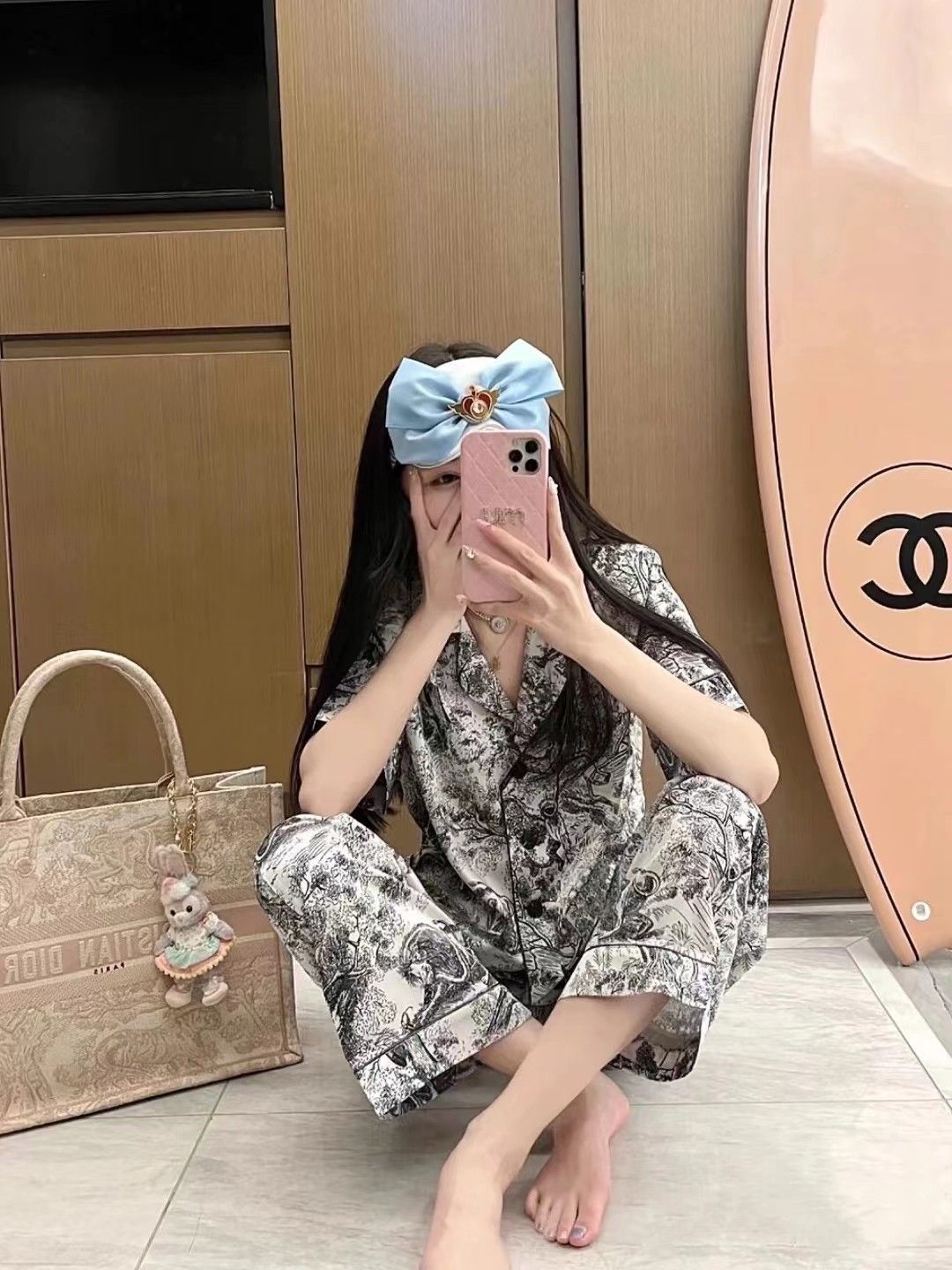 Diorルームウェア これは DIOR（ディオール）の女用パジャマで、家居服としても