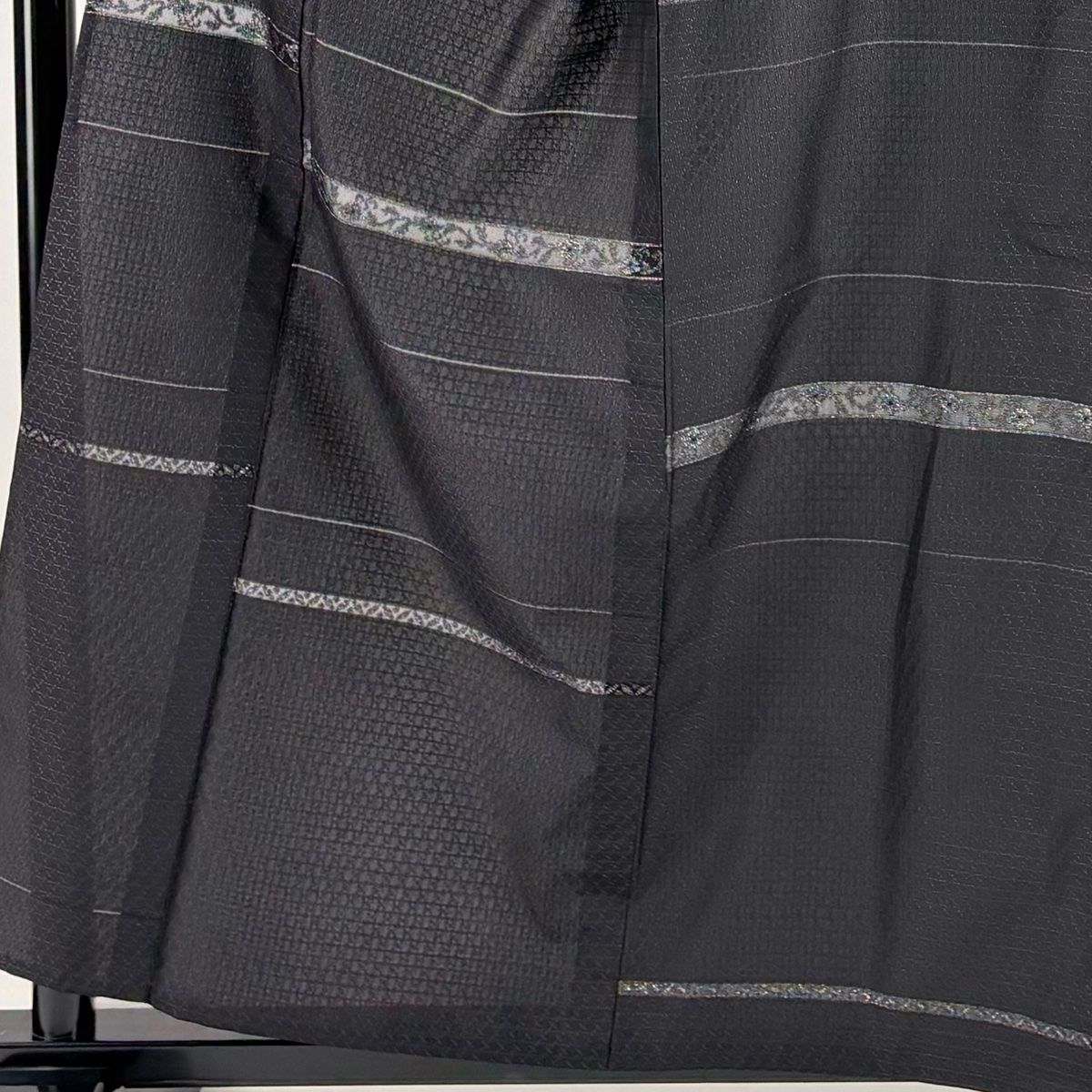 小紋 身丈157.5cm 裄丈64.5cm M 薄物 草花 地紋 箔 墨色 正絹 名品