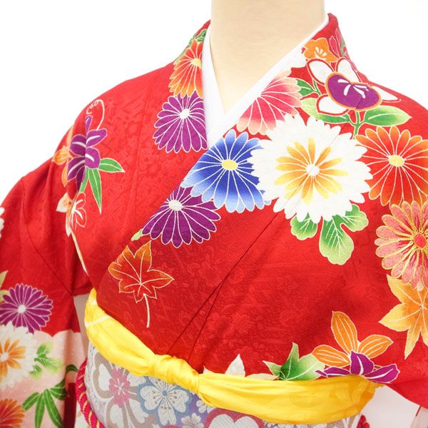 中古】 振袖 袷 着物 赤色 梅 菊 牡丹 橘 花柄 古典柄 正絹 絹