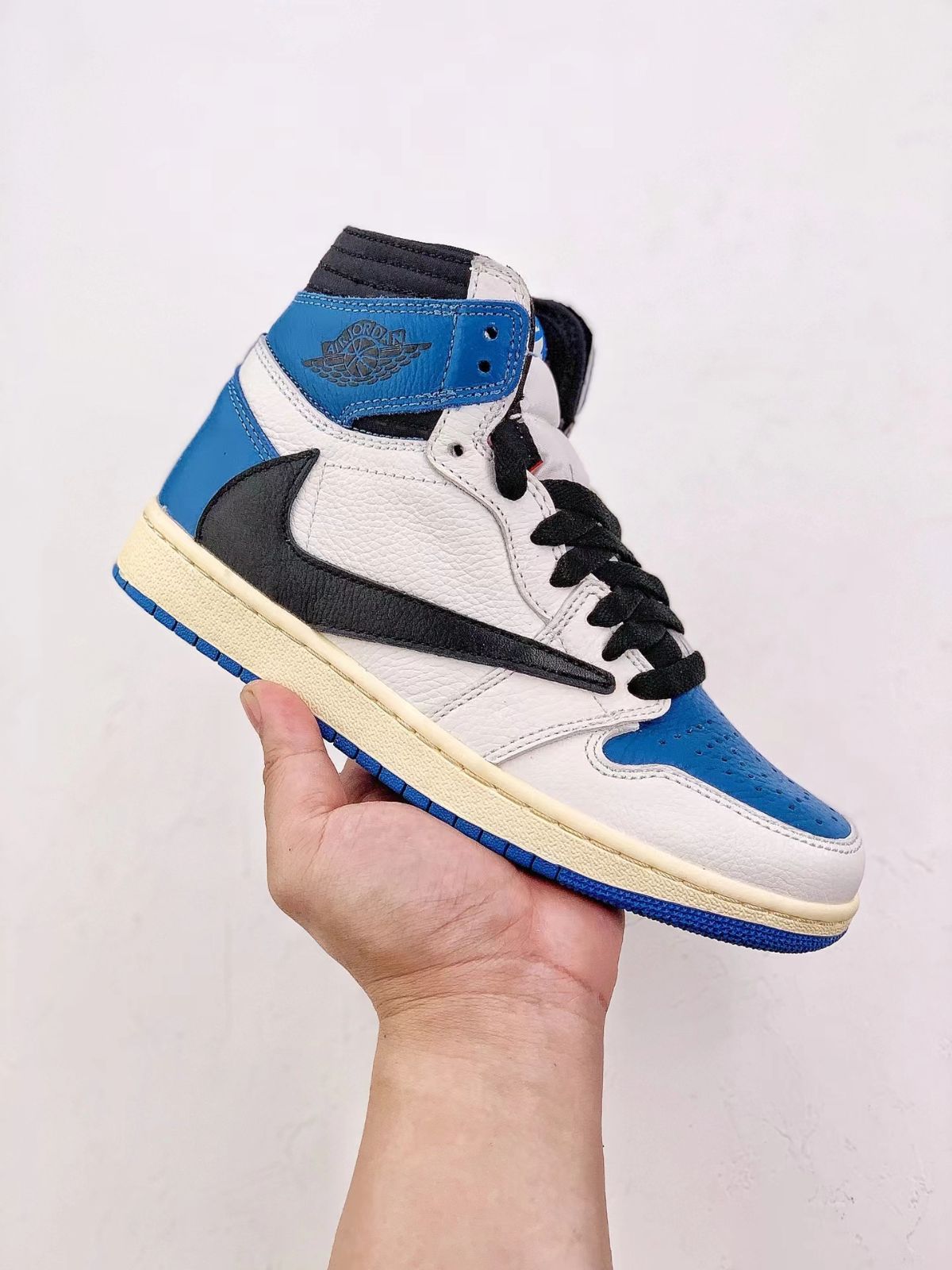 Air Jordan 1 Retro High OG SP Fragment x Travis Scott