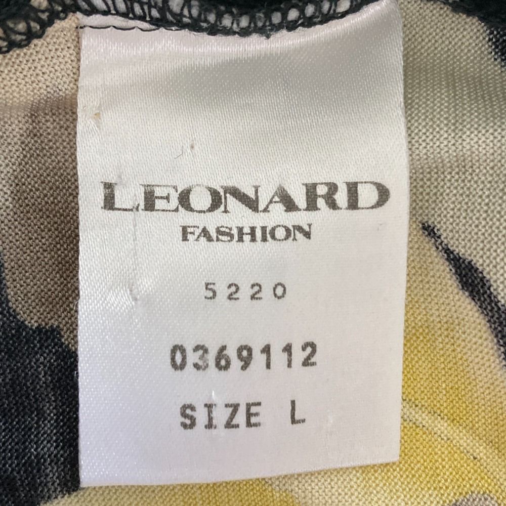 LEONARD レオナール　ウール　シルク　ハイネック　カットソー　ニット LEONARD レオナール ウールシルク フラワープリント ニット