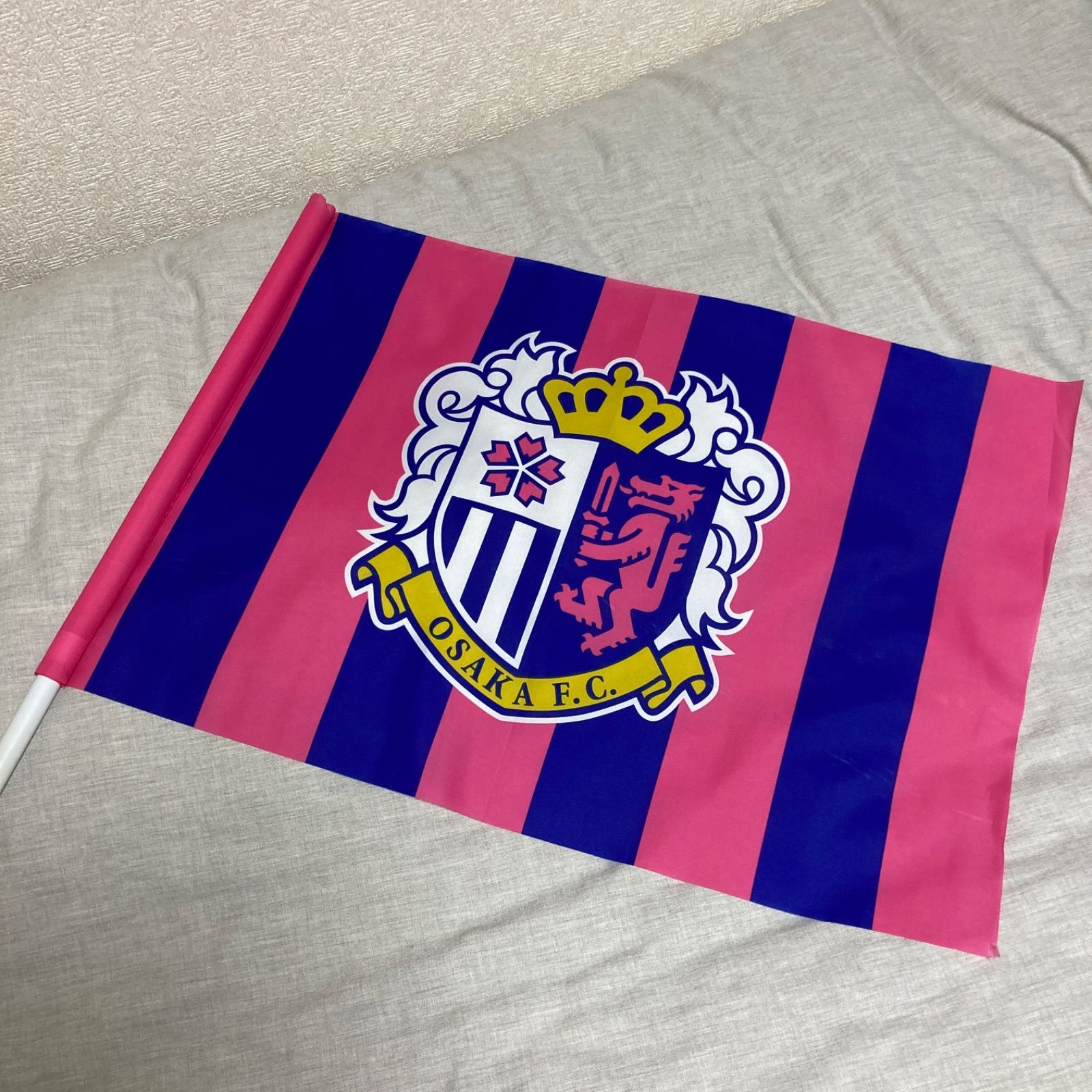 セレッソ大阪応援フラッグ　パイフラ　三色旗 セレッソ大阪応援フラッグ パイフラ 三色旗 - メルカリ