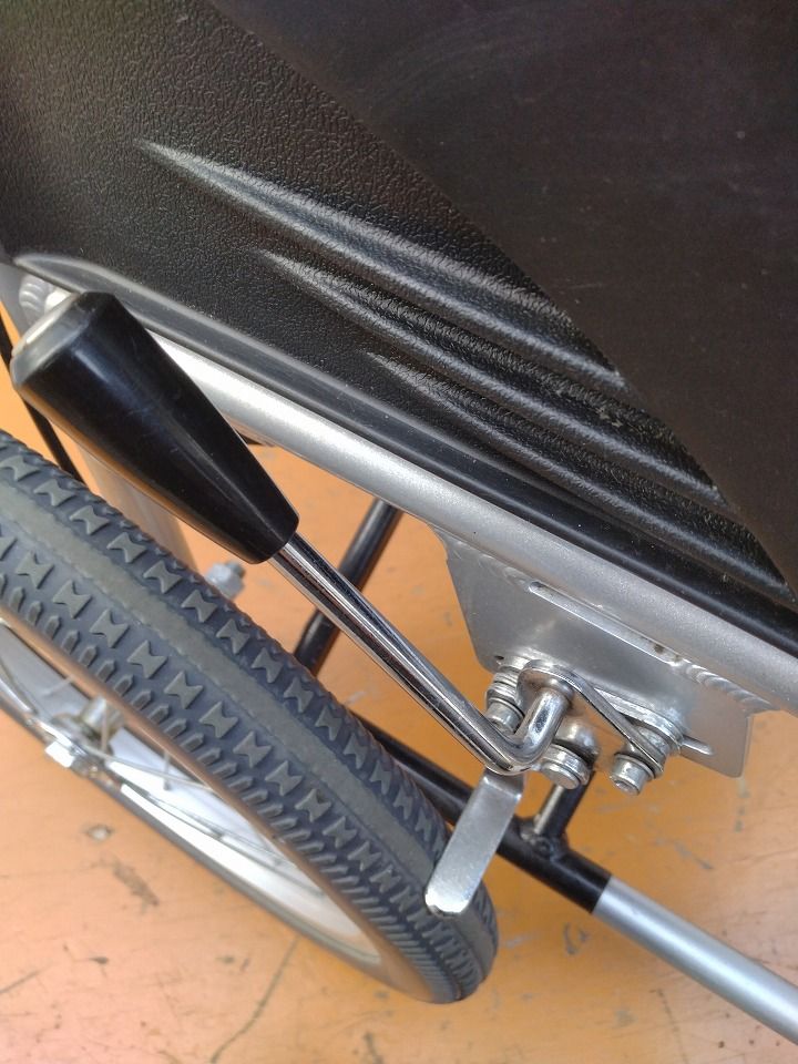 日進アルミ製車いす NEO-2