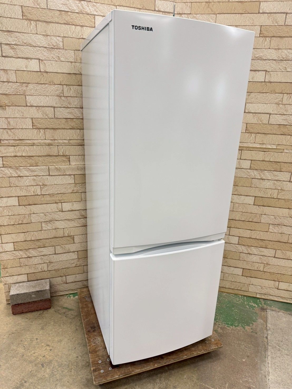 【高年式】大阪送料無料★3か月保障付き★冷蔵庫★東芝★2ドア★2023年★GR-U15BS(W)★SR-142 高年式】大阪送料無料☆3か月保障付き☆冷蔵庫☆東芝☆2ドア☆2023年