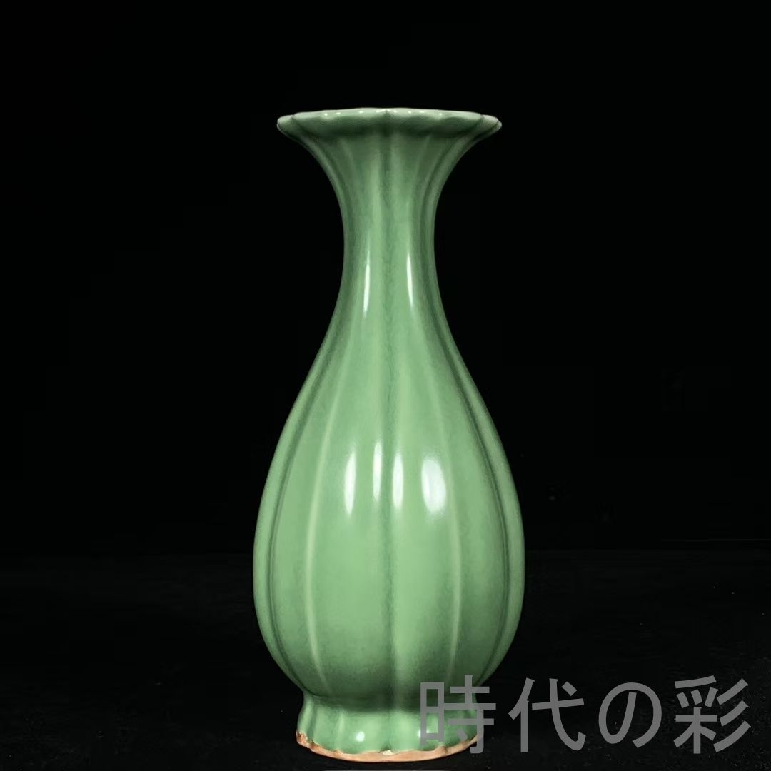 中国古美術 宋代 龍泉窯 梅子青釉 瓜形瓶 花瓶 文房置物 茶道具 青磁