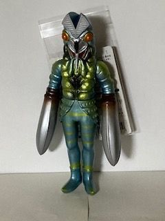 ウルトラ怪獣シリーズ バルタン星人 メタリックカラー SP Amazon.co.jp: バルタン星人 メタリックカラー ウルトラ怪獣