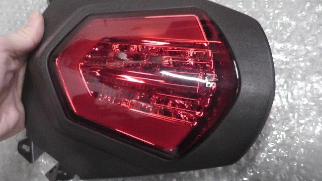 カワサキ 純正 STX 純正 テールグリップ(赤) (部品番号:) 中古 [X312-117] MM12-0021R CBX400Fタイプ テールランプASSY レッド/オレンジ 1