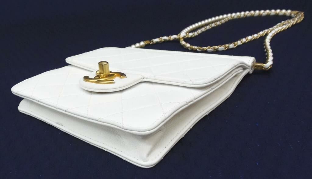 シャネル CHANEL ショルダーバッグ フラップバッグ マトラッセ