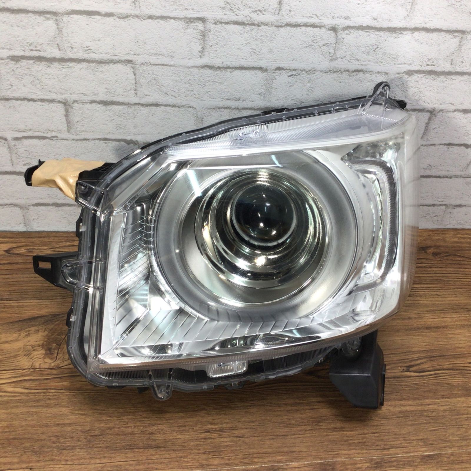 JF3 ホンダ N-BOX 左ヘッドライト スタンレー W3105