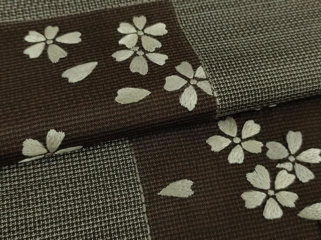 平和屋着物□極上 本場大島紬 刺繍 市松舞桜 逸品 DZAA9624kh5 - メルカリ