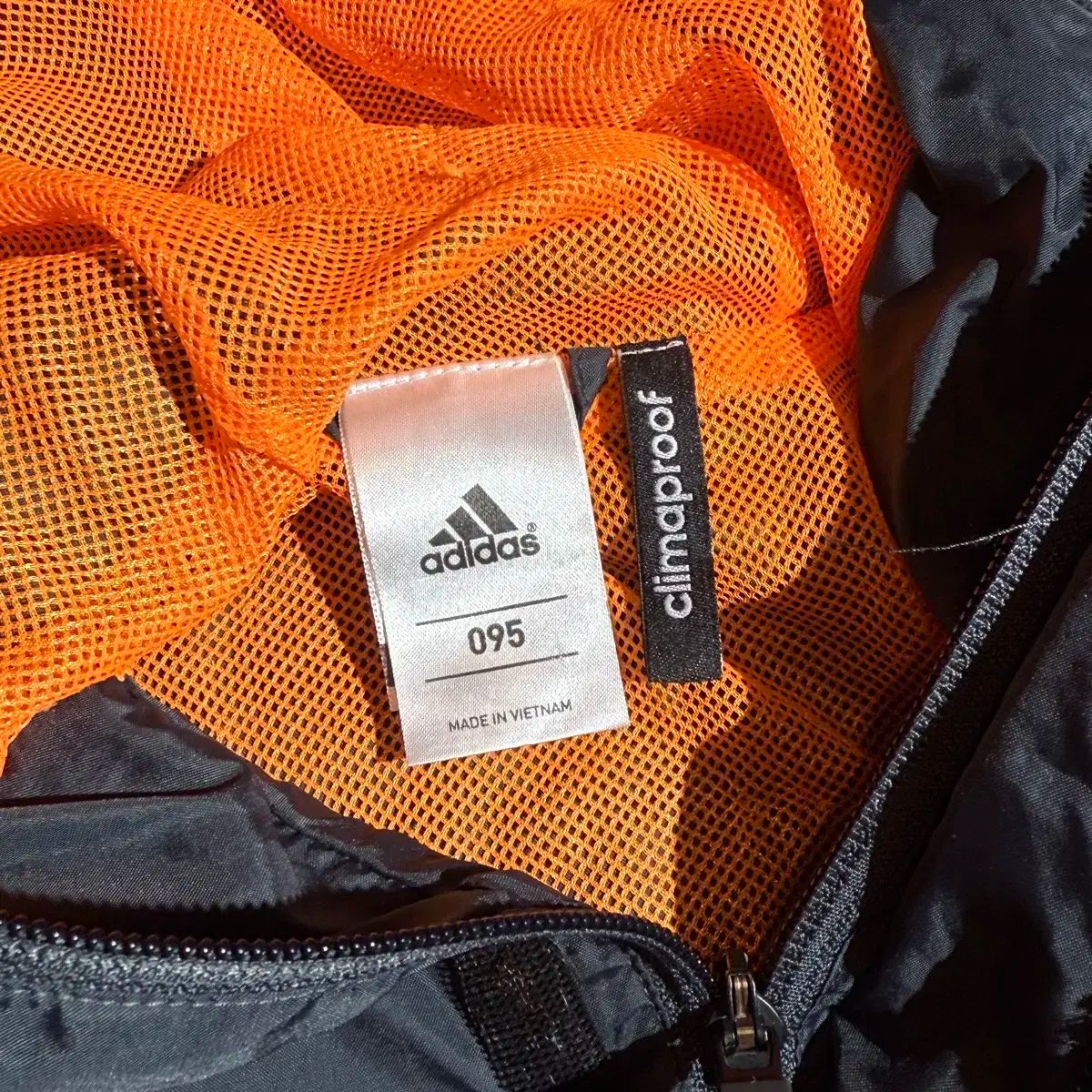 アディダス チャンピオンズリーグ ブラック ウィンドブレーカー