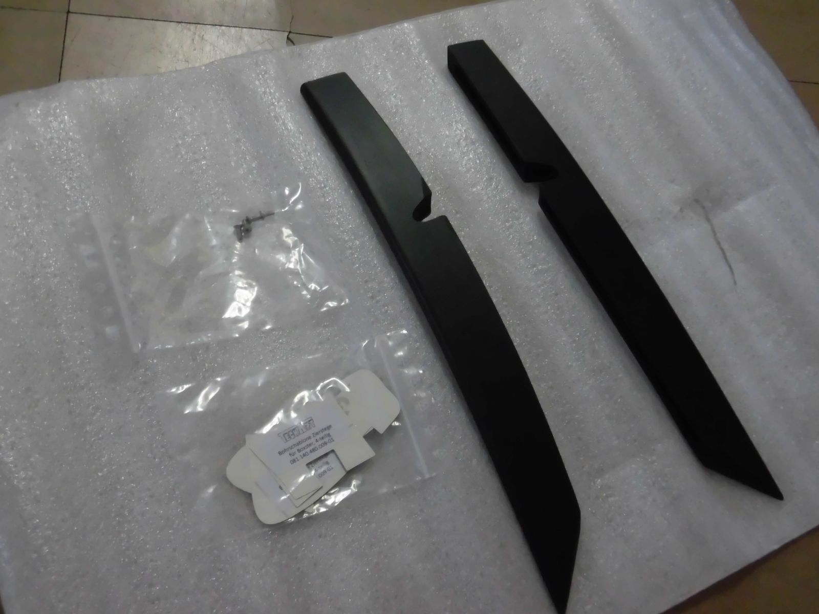 新品未使用】TECHART（テックアート）製エアチャンネルトリム 