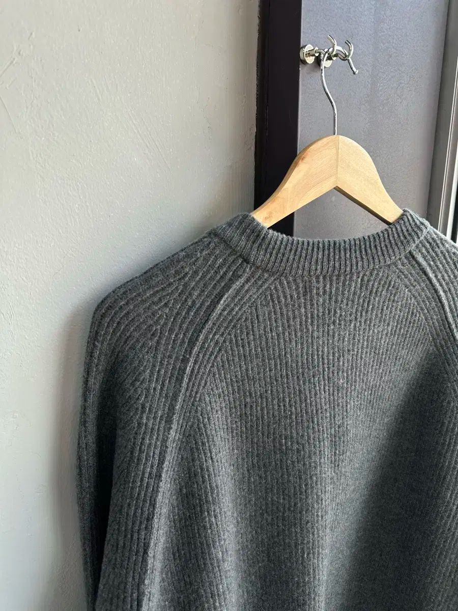 【美品】ブルネロクチネリ カシミヤ100％　 Vネック ニット セーター　L 美品】ブルネロクチネリ カシミヤ100％ Vネック ニット セーター