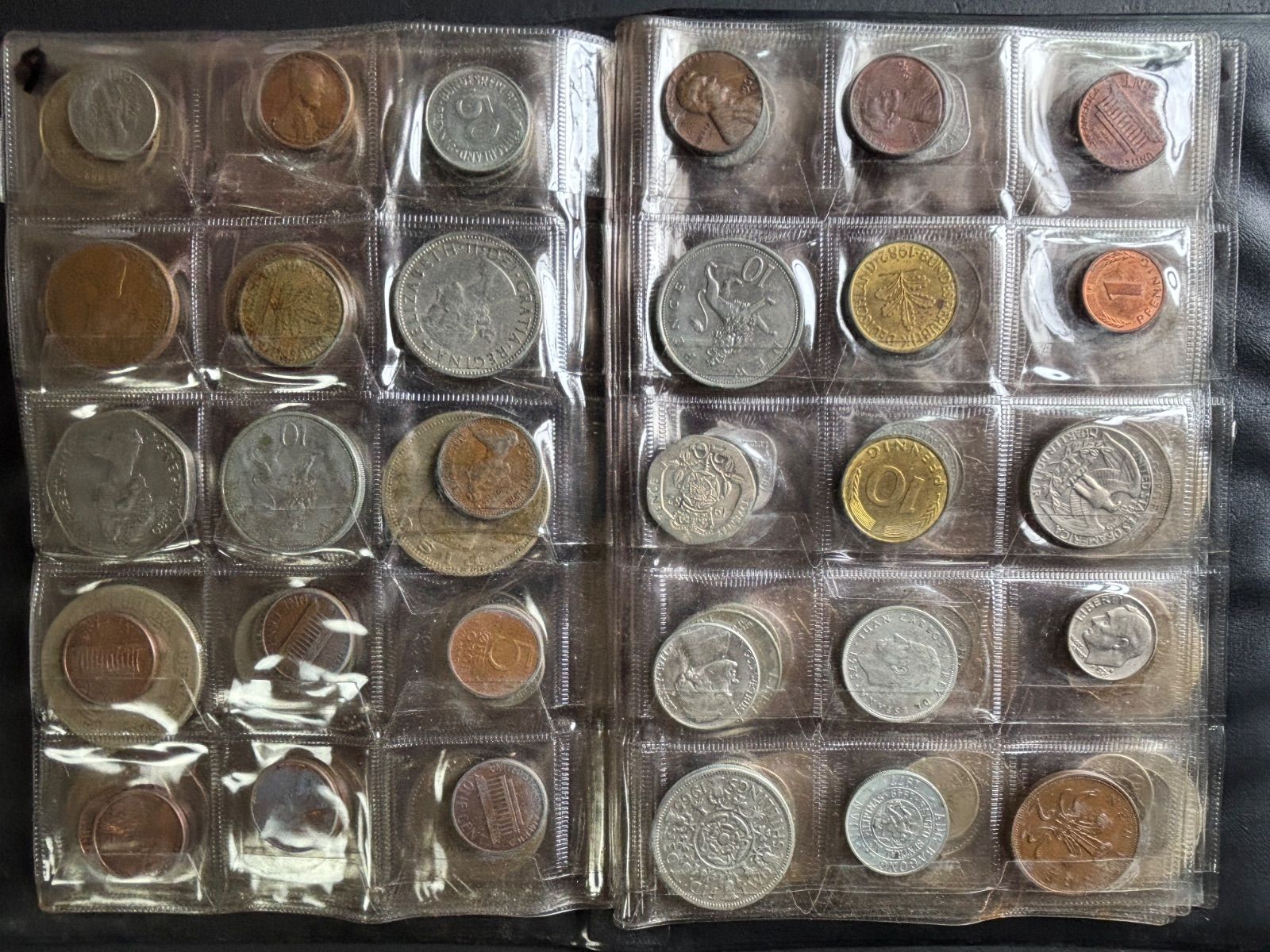 コインアルバム 世界の硬貨 銀銅ニッケルアルミ等貨幣 約140枚以上 k62104 送料240円 コイン アルバム ホルダー コレクション 収納  ケース 250枚 保存用 海外 古銭 メダル 収集 趣味 貨幣 お金ポケット 記念硬貨