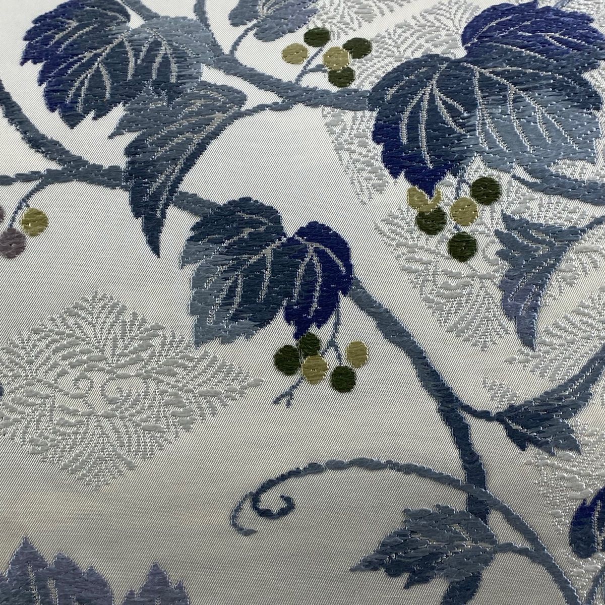 袋帯 唐草 実 唐織 クリーム 六通 正絹