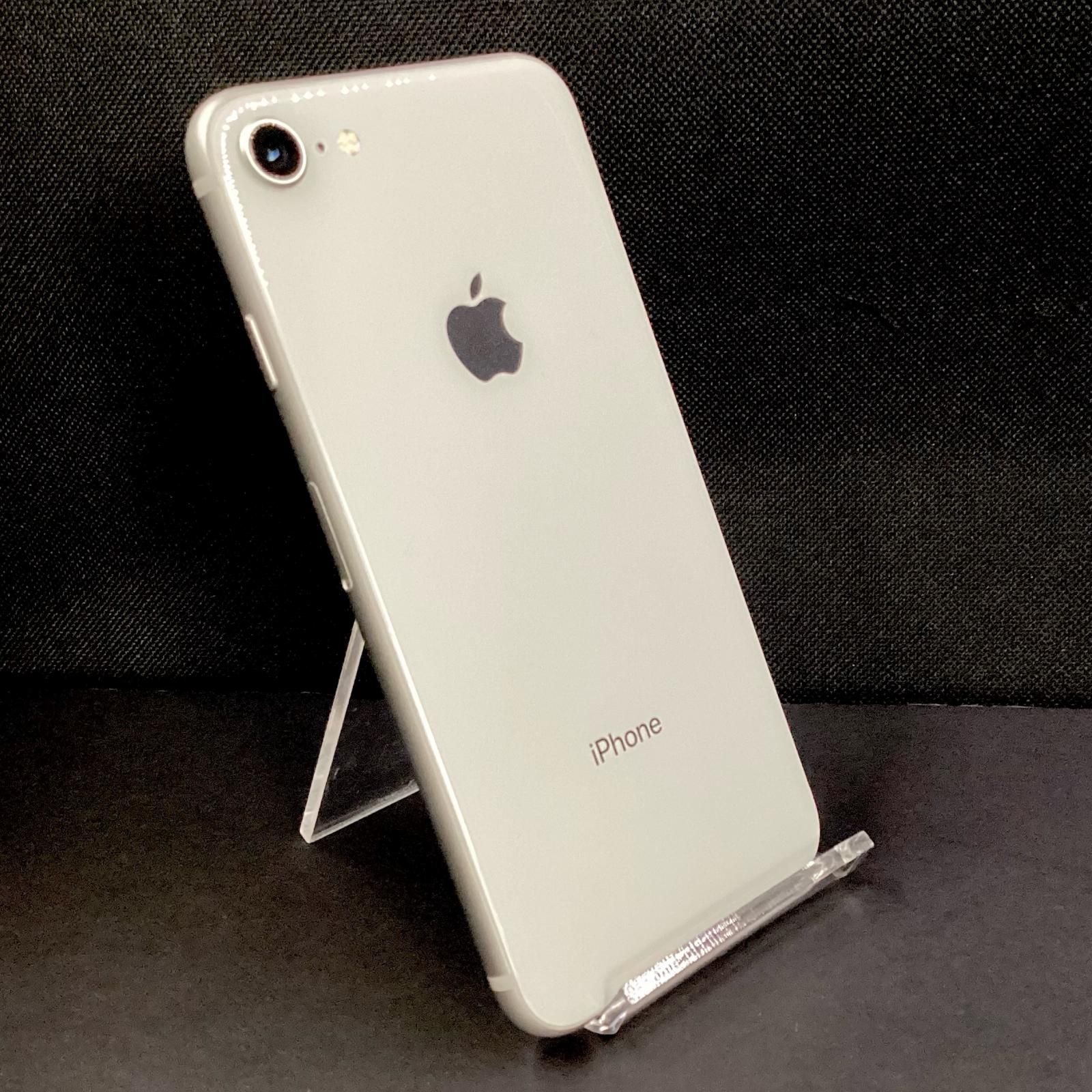 【全額返金保証】【最速発送】Apple iPhone 8 64GB シルバー docomo 動作確認済 白ロム 79%