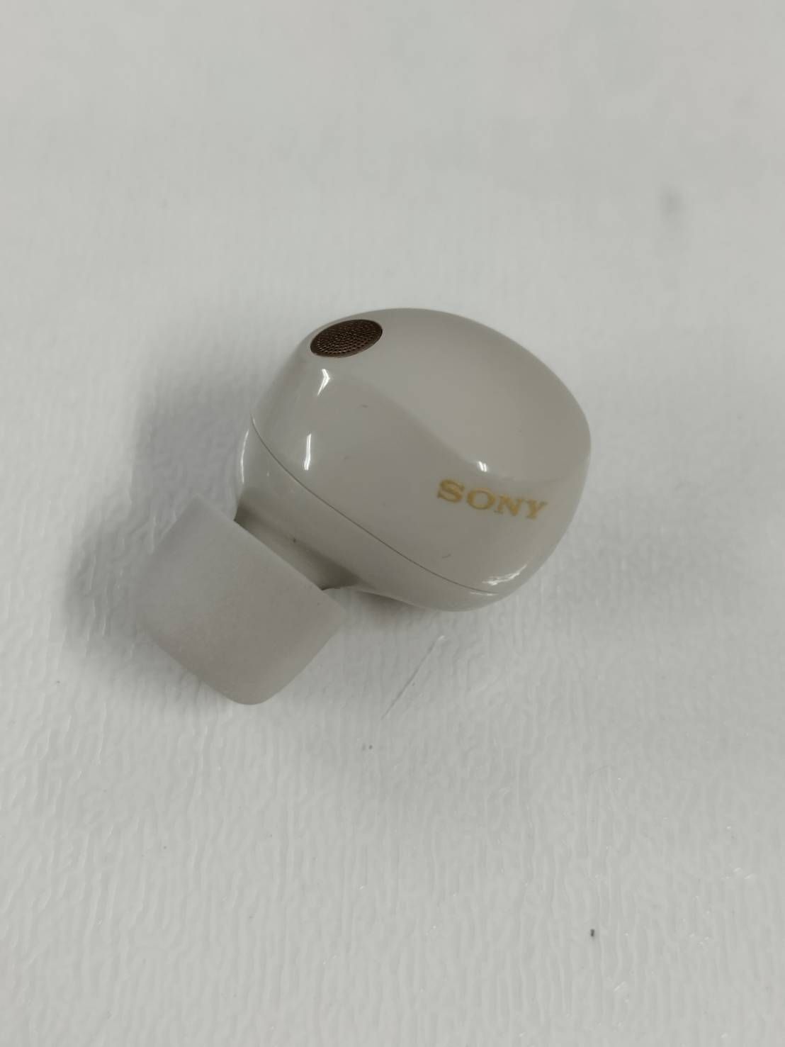 近い SONY WF-1000XM5 R イヤホンプラチナシルバー