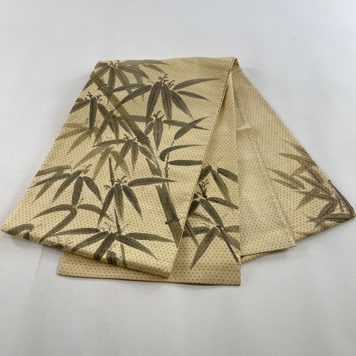 口コミ・レビューで人気商品を探そう 袋帯 正絹 お太鼓柄 ベージュ 相良刺繍 十字絣 笹 紬地 秀品 着物・浴衣