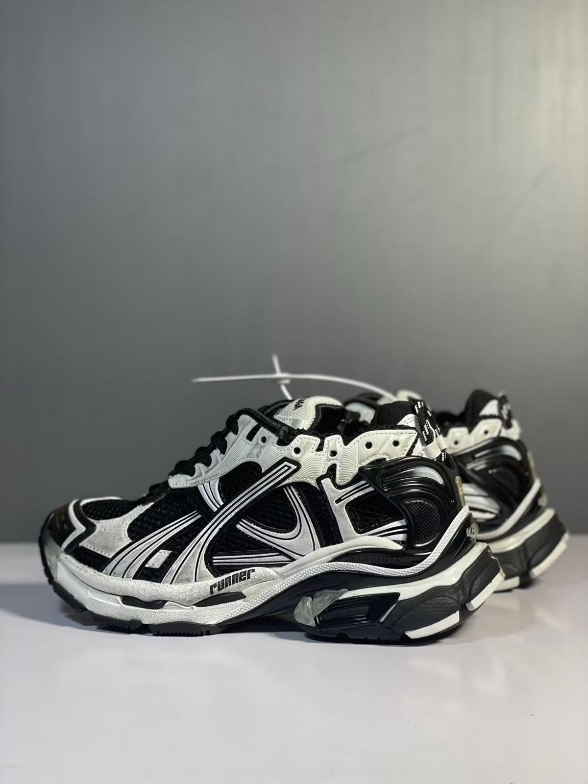 BALENCIAGA スニーカー Balenciaga Runner Black White 男女兼着