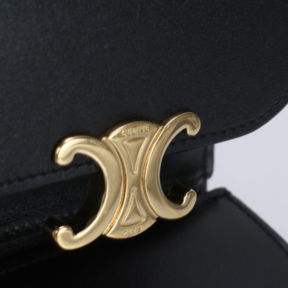 極美品 セリーヌ スモールウォレット トリオンフ レザー ブラック セリーヌ トリオンフ スモールフラップウォレット レザー 財布