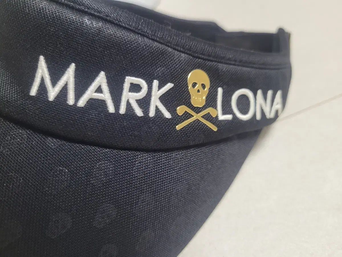 購入 MARK & LONA(マークアンドロナ) ゴルフ 帽子 サンキャップ 正規品