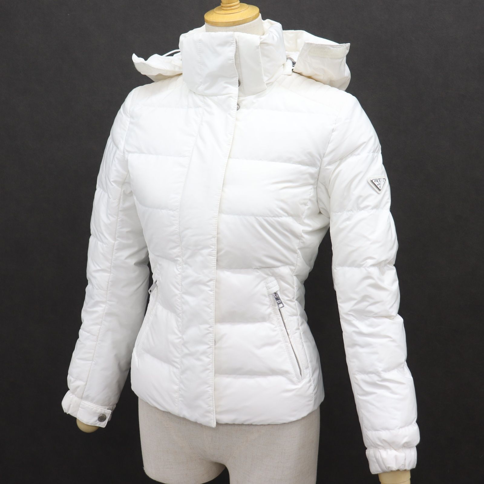 新品 PRADA ダウンジャケット ホワイト 白 29X544 タグ付き PRADA