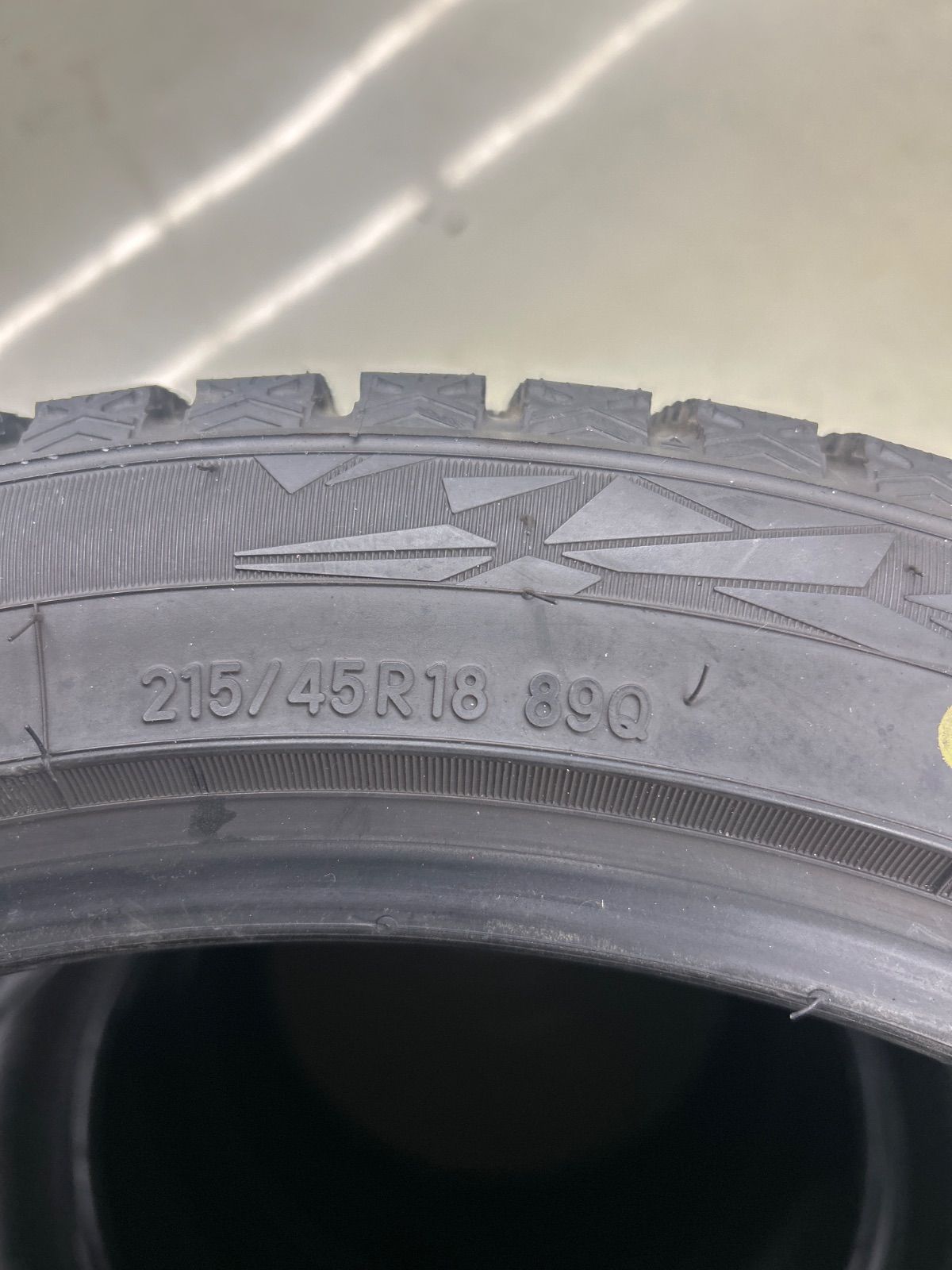 スタッドレス 冬 タイヤ 215 45R18 TOYO