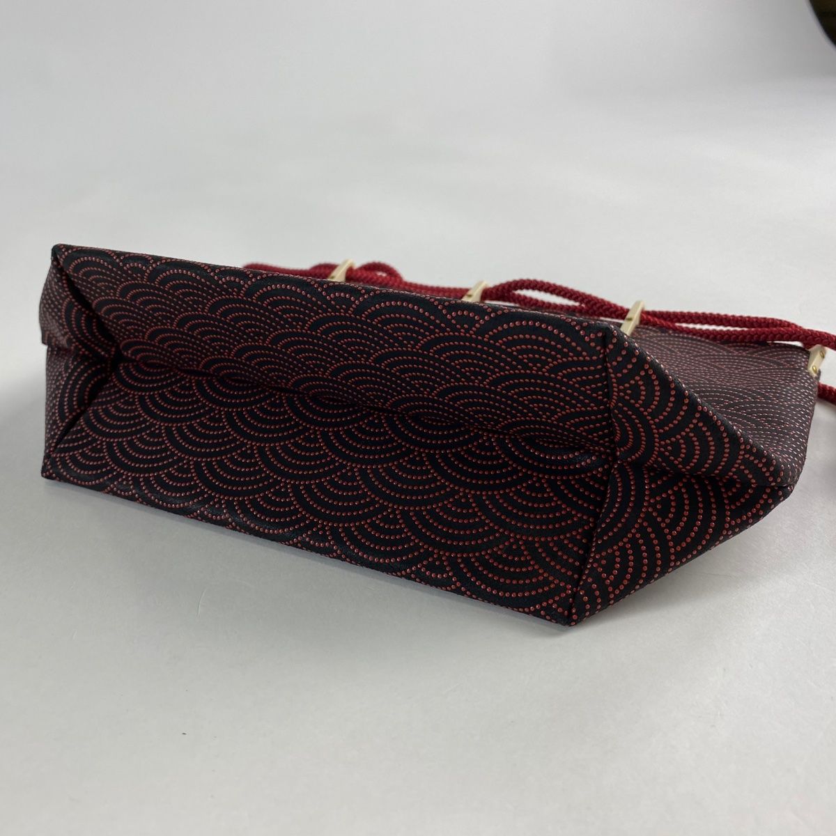 ◆未使用品◎印傳屋　和装用バッグ 鹿革・漆・絹製　青海波模様 ◇未使用品◎印傳屋 和装用バッグ 鹿革・漆・絹製 青海波模様