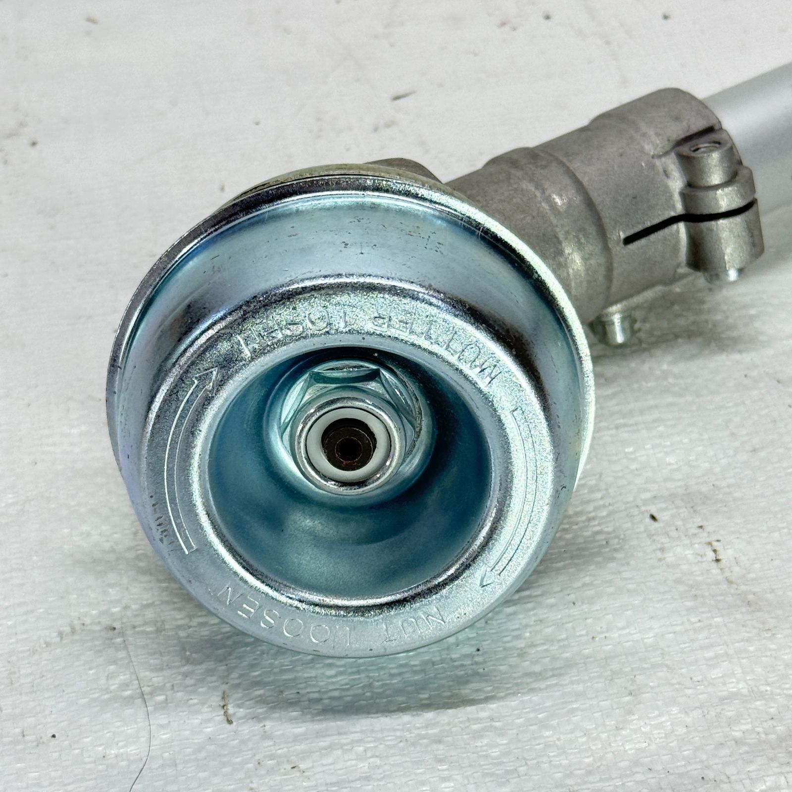 中古品】【お買い得！】刈払機 エンジン式 草刈機 26cc 2