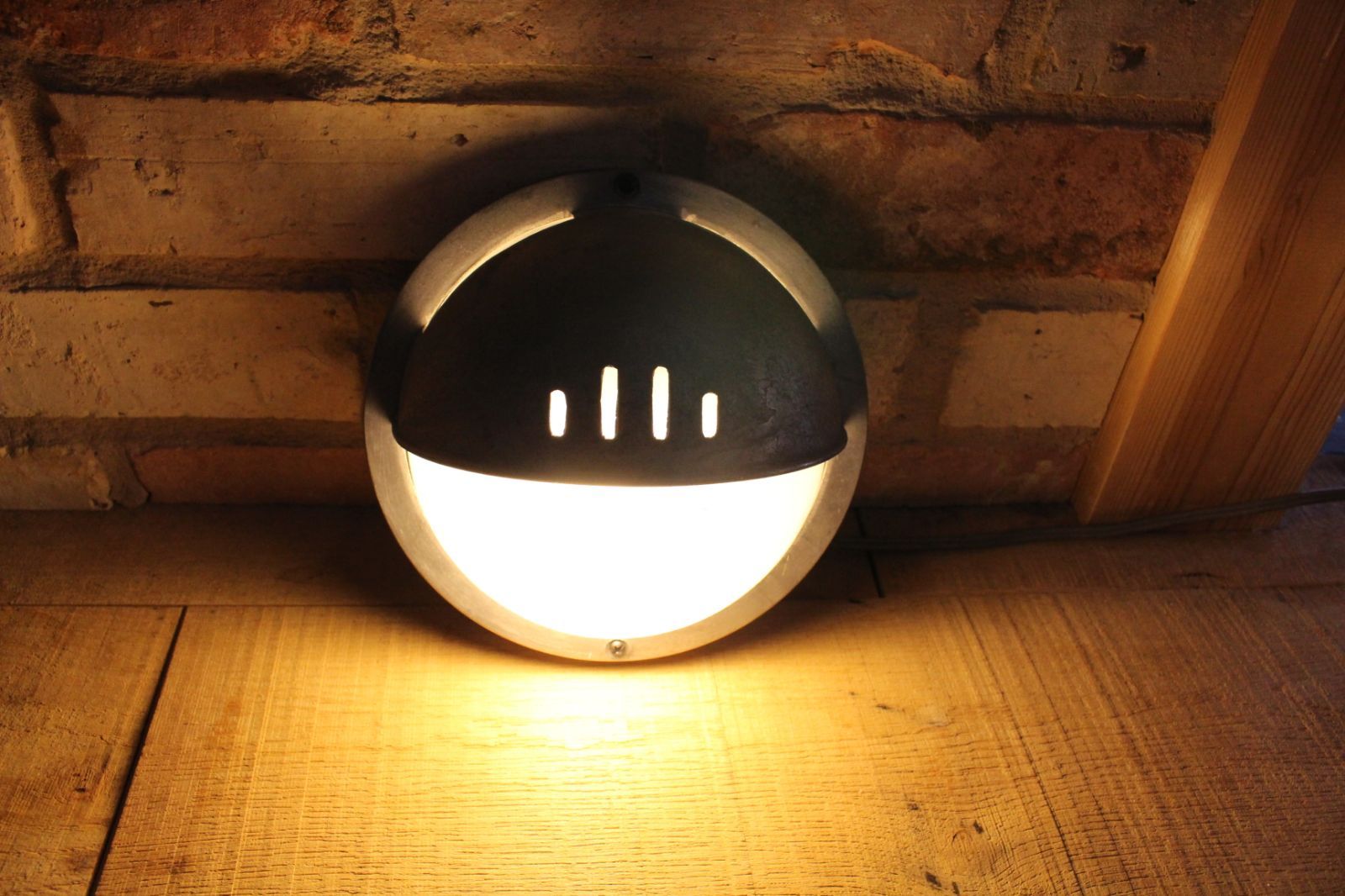 ビンテージ照明 壁付けライト フットランプ 足元照明 インダストリアル照明 デザイン照明 オシャレ電灯 オシャレ照明