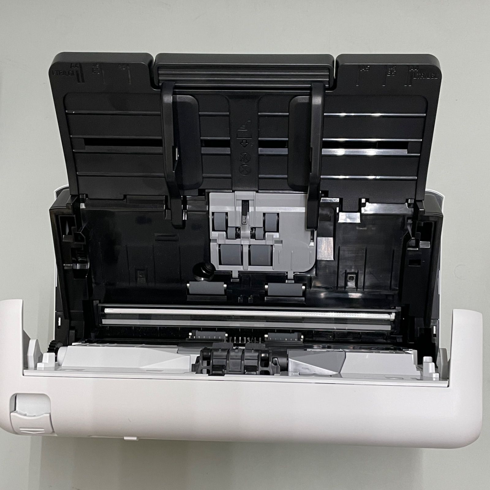 ドキュメントスキャナー ADS-4300N