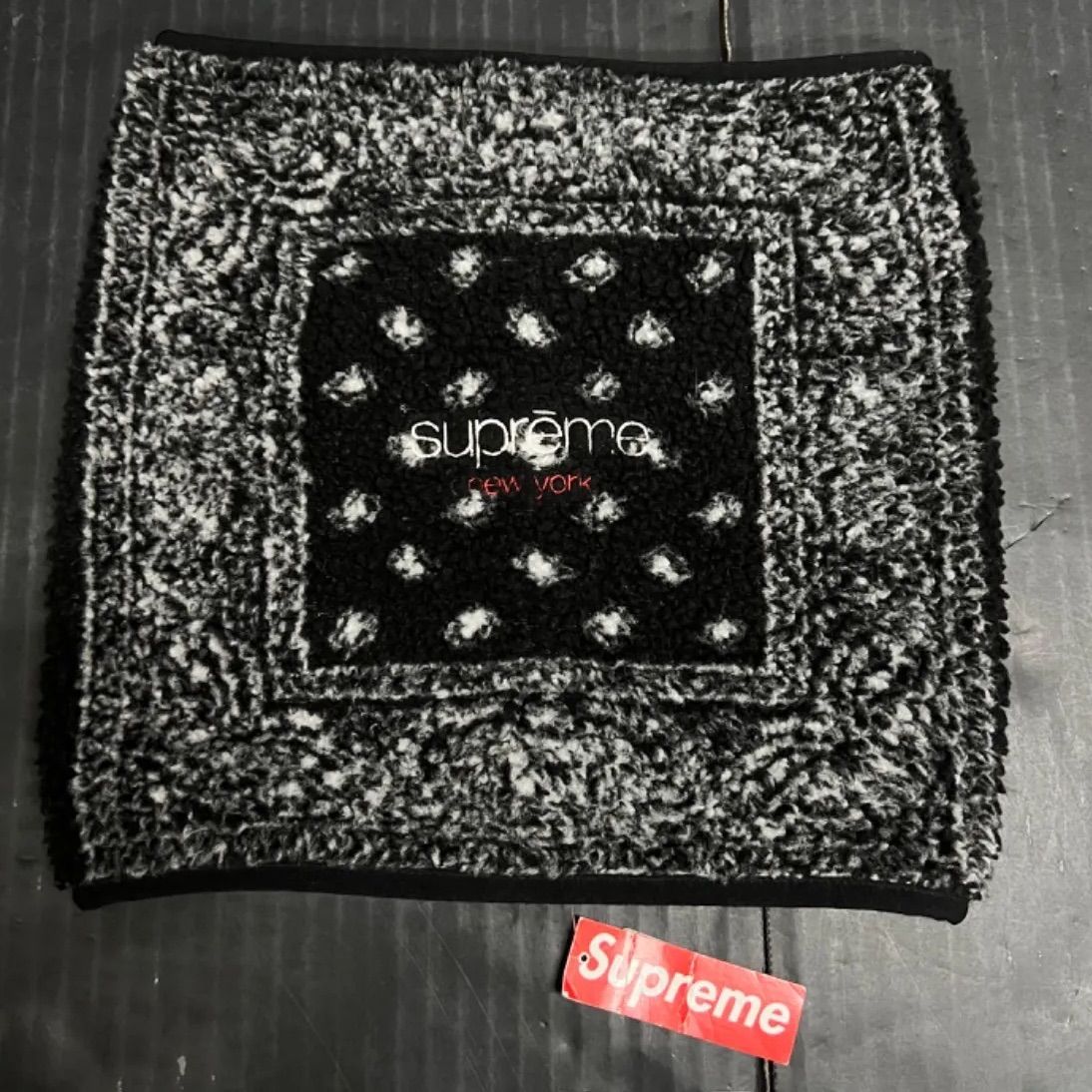 83.supreme 19FW Bandana Fleece Neck Gaiter 併売品