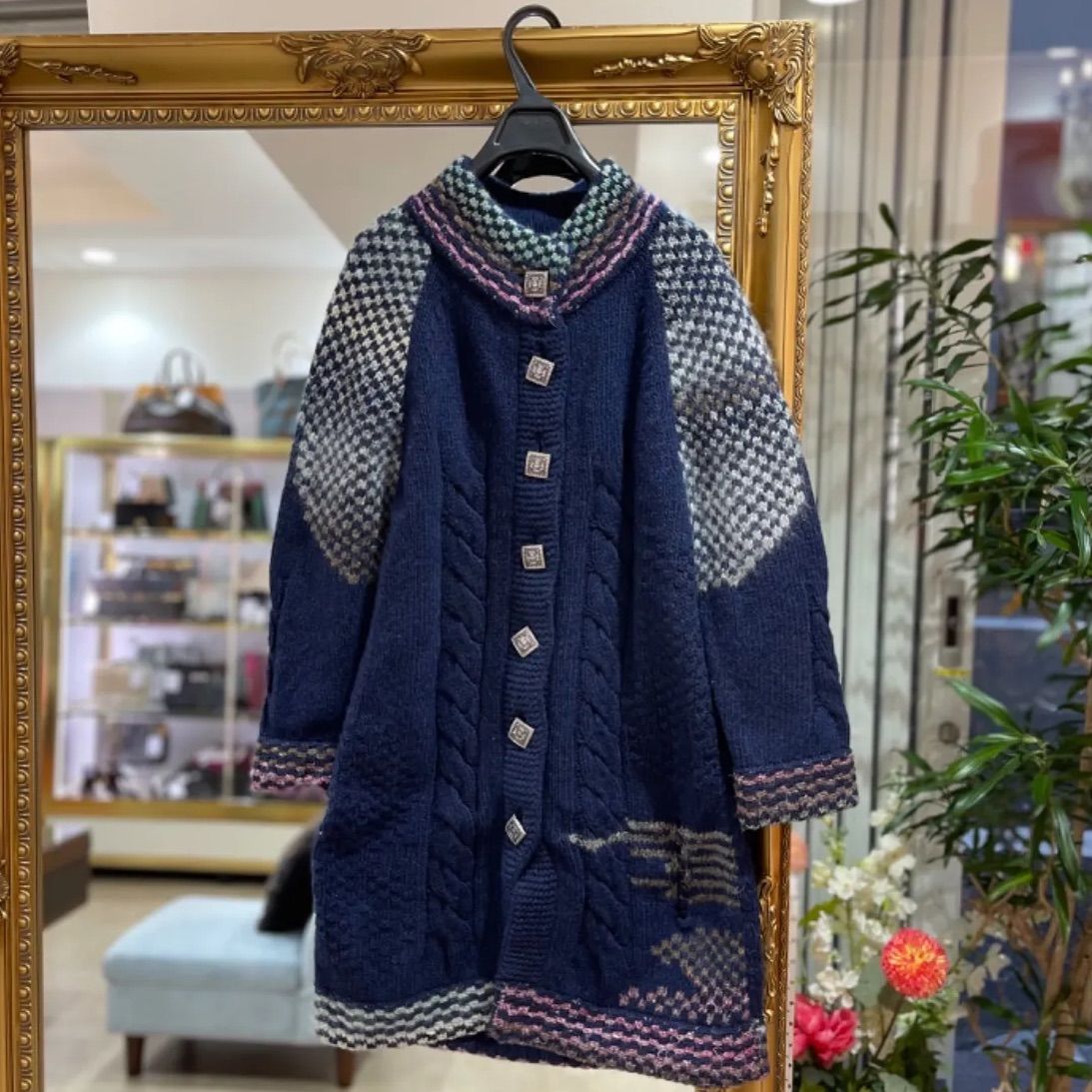 極美品】CHANEL シャネル P41654 スクエアココボタン ダメージ加工  