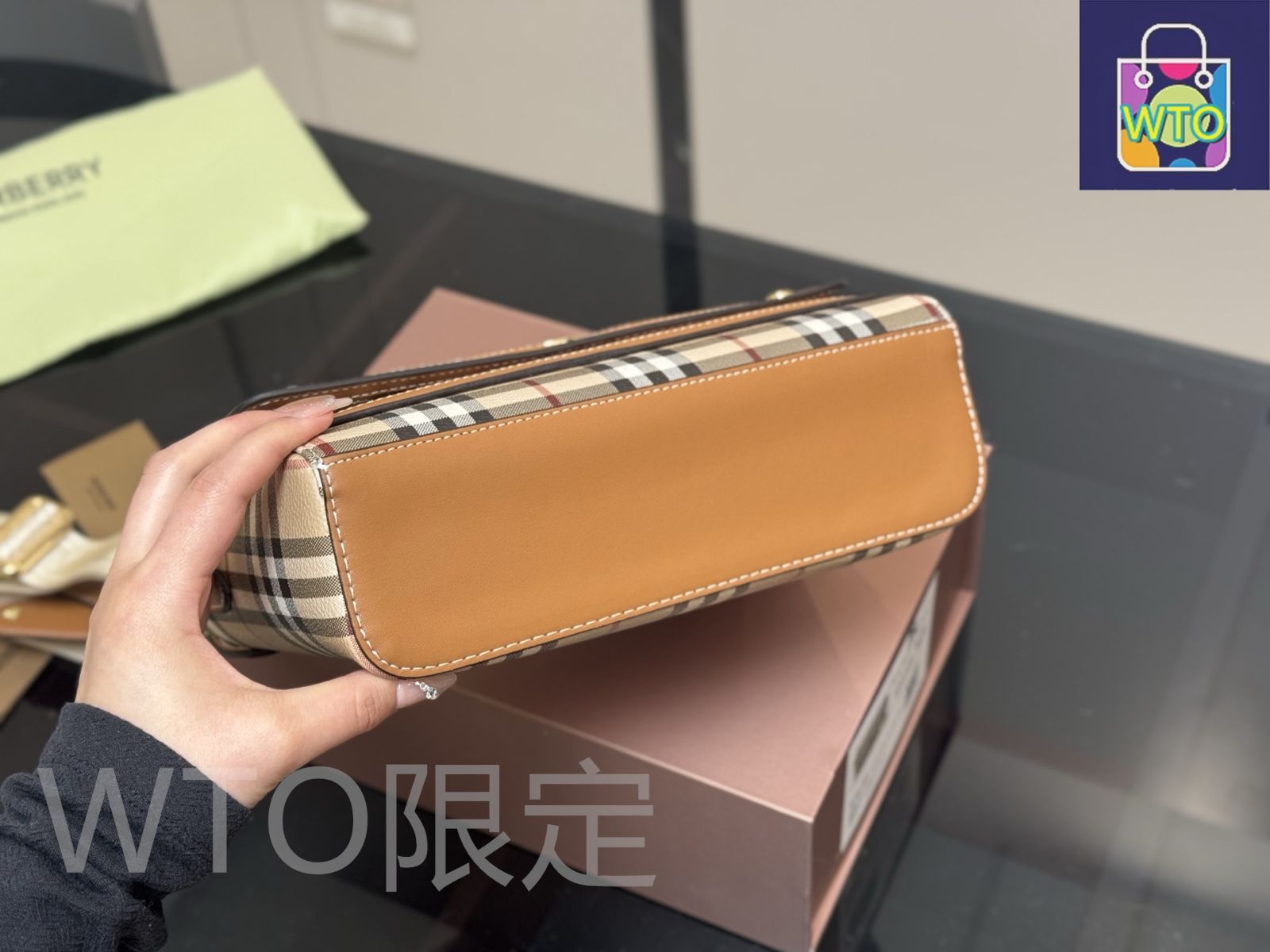 今日特価】Burberry キャンバス ポストマンバッグ - メルカリ