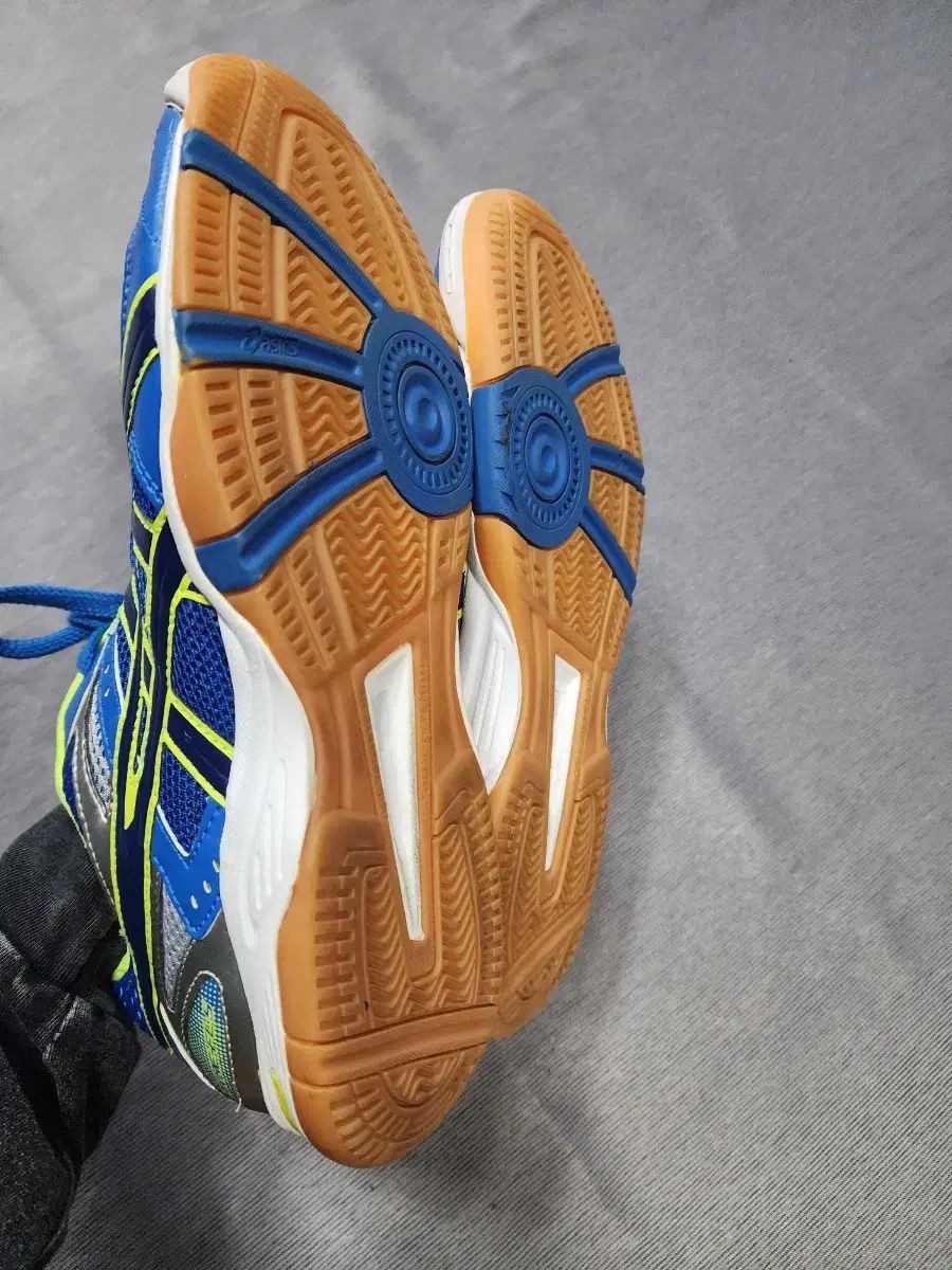 asics アシックス