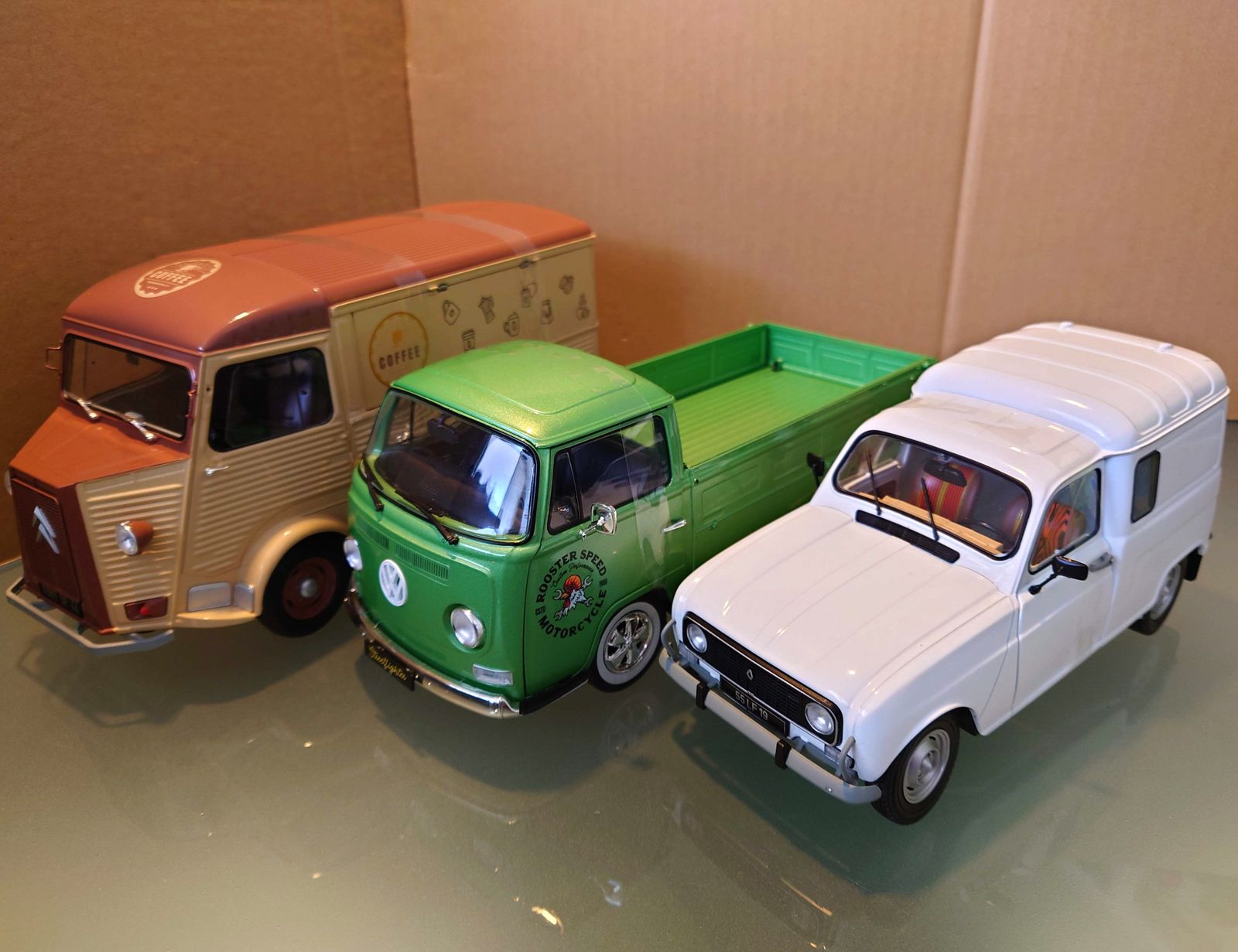 1/18 ルノー 4L F6 (ホワイト) ソリド製ダイキャスト製ミニカー 1/18 ルノー 4L F6 (ホワイト) ソリド製ダイキャスト製ミニカー - メルカリ