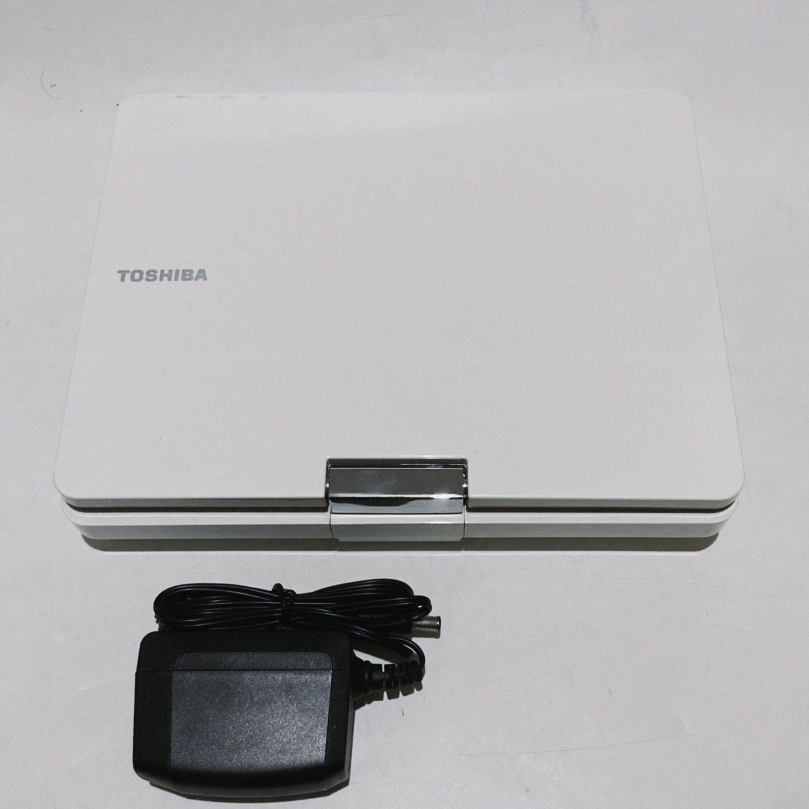 ポータブルDVDプレーヤー