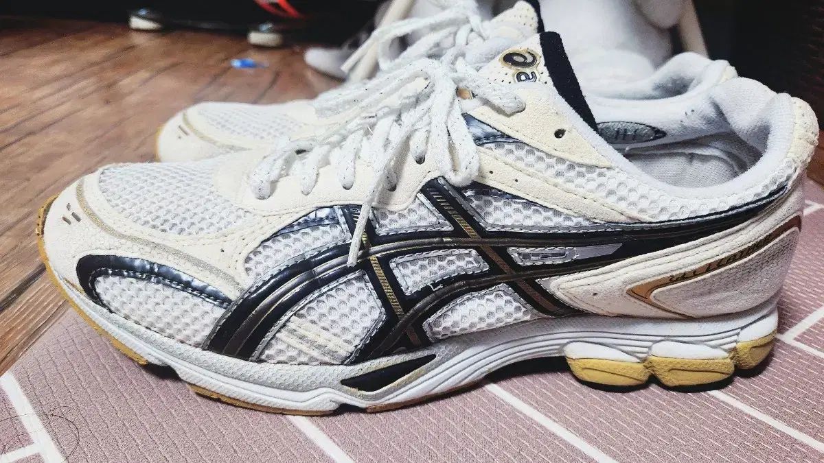 □新品 adidas ADIZERO Road to Records セットアップ 上下 M