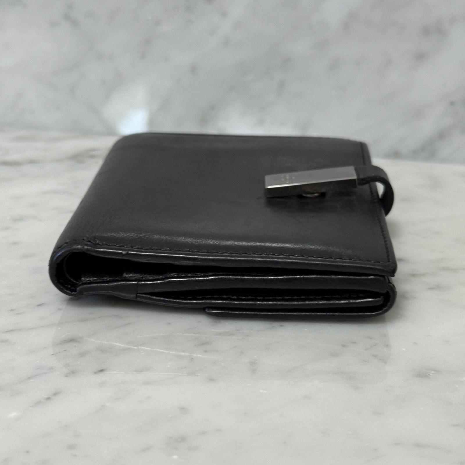 レザー シルバー