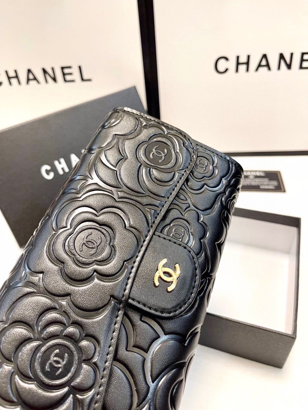 CHANELシャネル プラスティック カメリア 楽天市場】シャネル カメリア ミニマトラッセ20 チェーン