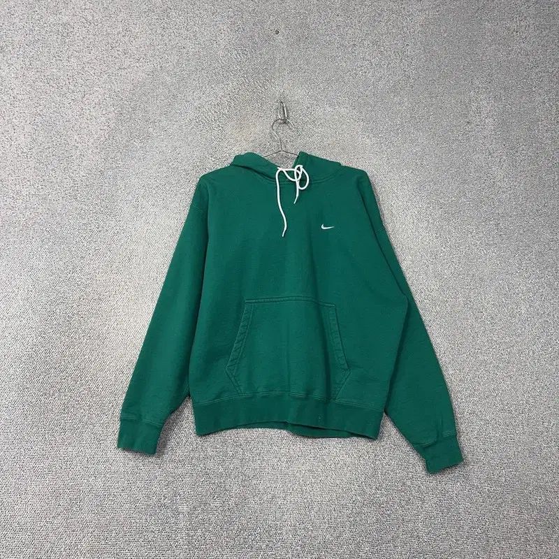 Nike(ナイキ） 緑 ロゴ カジュアル スウェット フード付きTシャツ L