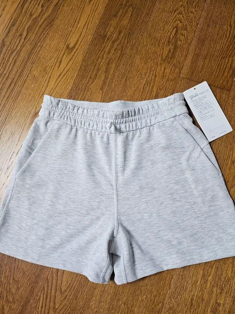 lululemon(ルルレモン) Softstreme ハイライズ ショーツ 4 lululemon(ルルレモン) Softstreme ハイライズ ショーツ 4