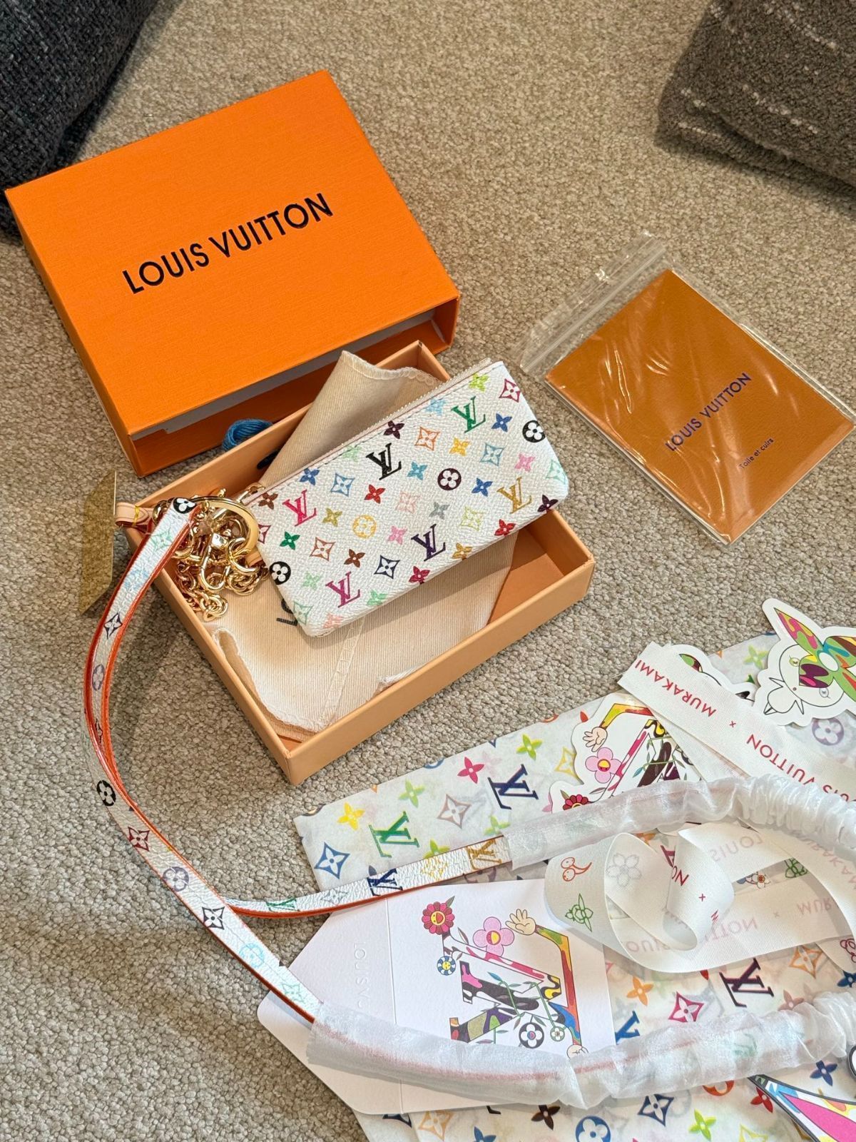レア！LOUIS VUITTON レインボー キーホルダー新品未使用 楽天市場】レインボー（ブランドルイ・ヴィトン）（バッグ