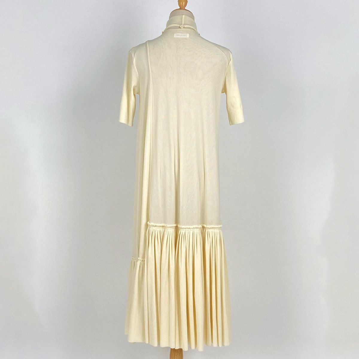 ナイロン アイボリー