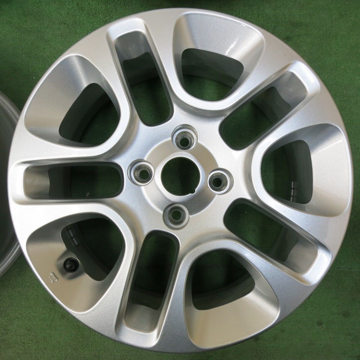 24673　フィアットニューパンダ　純正ホイール FIAT（フィアット） フィアット純正 PANDA本国限定スチールホイール