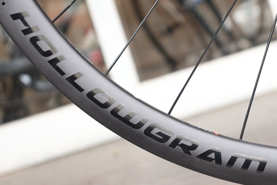 キャノンデール Cannondale ホログラム HOLLOWGRAM HG35 DISC